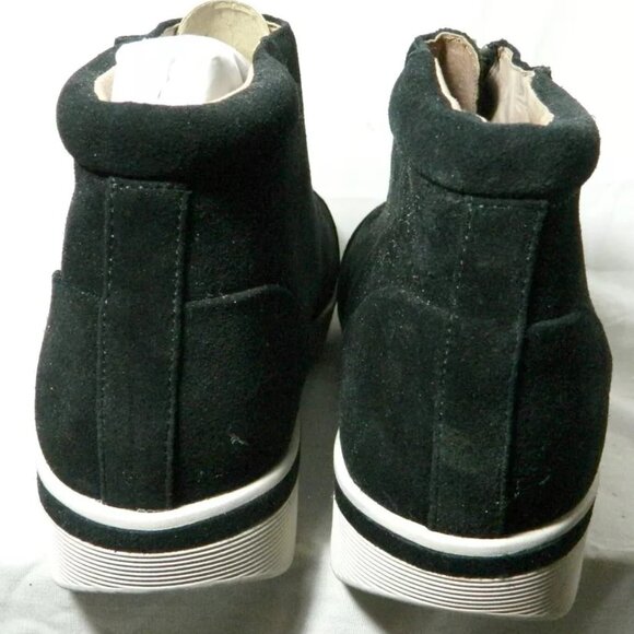 Amazon.com | Gentle Souls by Kenneth Cole Cydney Black  Gentle Souls by Kenneth Cole Women\'s Hazel-Fay Front Zip Black Sneaker NWOB!